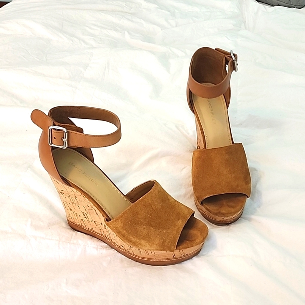 Marc fisher 8.5 wedge 5in 1in platform leather buckle ankel strap brown cork